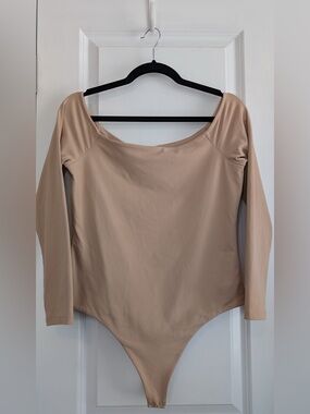 Nuuds Women’s Long Sleeve Off The Shoulder Bodysuit Oat Neutral Size Large